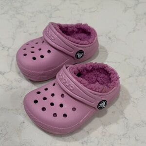 CROCS Lavender Fuzzy Lined Clogs